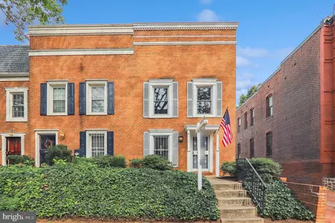 322 8th St SE, Washington, DC 20003