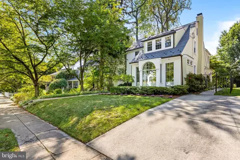 4522 Lowell St NW, Washington, DC 20016