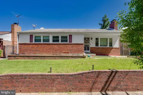 856 Burns St SE, Washington, DC 20019