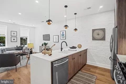 1473 Harvard St NW #2, Washington, DC 20009