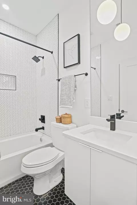 1473 Harvard St NW #2, Washington, DC 20009 photo 15