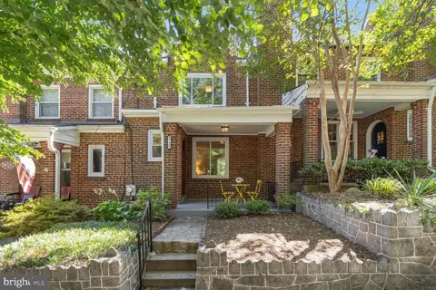 3712 Manor Pl NW, Washington, DC 20007