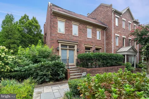 4066 Chancery Ct NW, Washington, DC 20007
