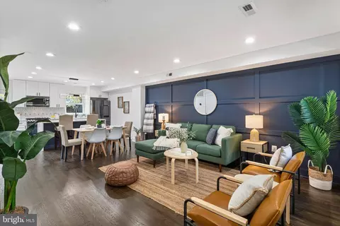 53 Farragut Pl NW, Washington, DC 20011