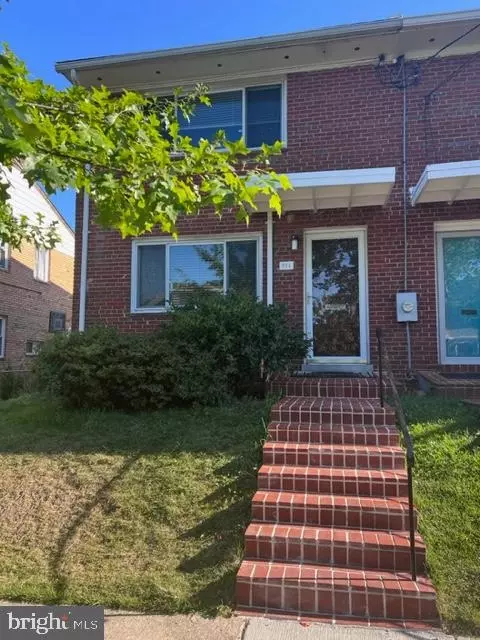 711 Decatur Pl NE, Washington, DC 20017
