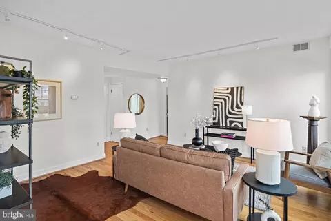 1724 17th St NW #66, Washington, DC 20009 photo 3