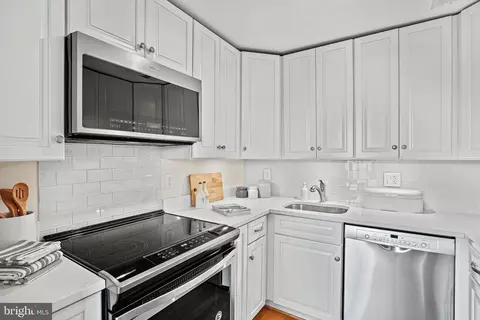 1724 17th St NW #66, Washington, DC 20009 photo 5