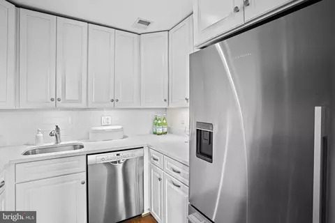 1724 17th St NW #66, Washington, DC 20009 photo 6
