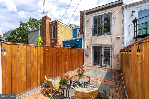 907 12th St SE, Washington, DC 20003 photo 22