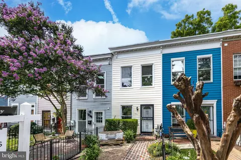 907 12th St SE, Washington, DC 20003 photo 21