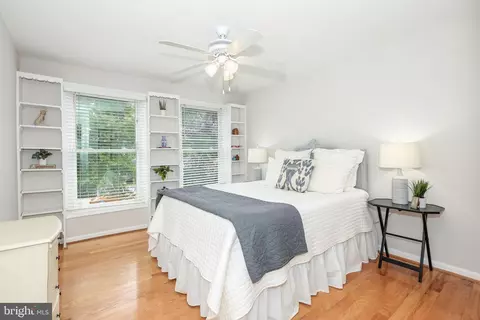 907 12th St SE, Washington, DC 20003 photo 12