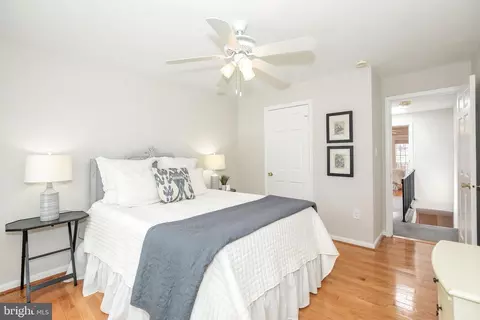 907 12th St SE, Washington, DC 20003 photo 13
