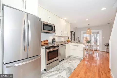 907 12th St SE, Washington, DC 20003 photo 6