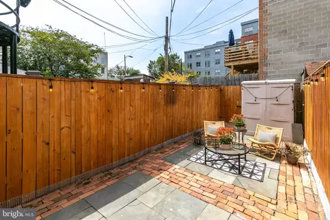 907 12th St SE, Washington, DC 20003 photo 23