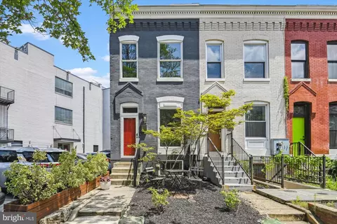 716 13th St SE, Washington, DC 20003 photo 2