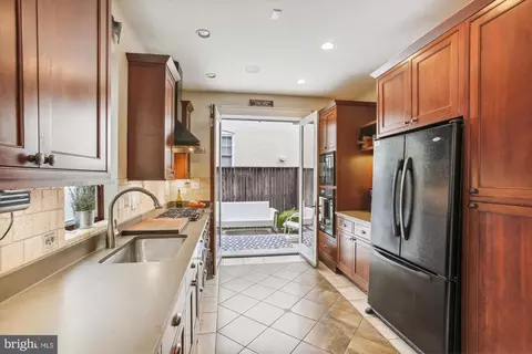 1020 C St NE, Washington, DC 20002 photo 18