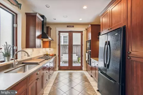 1020 C St NE, Washington, DC 20002 photo 17