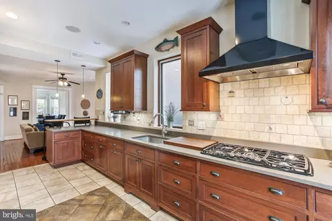 1020 C St NE, Washington, DC 20002 photo 16