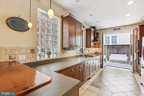 1020 C St NE, Washington, DC 20002 photo 20