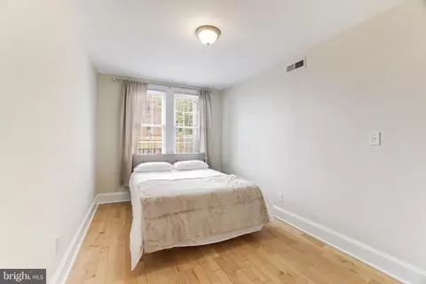 916 19th St NE, Washington, DC 20002 photo 13