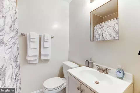 916 19th St NE, Washington, DC 20002 photo 55