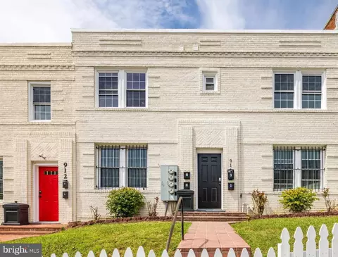 916 19th St NE, Washington, DC 20002