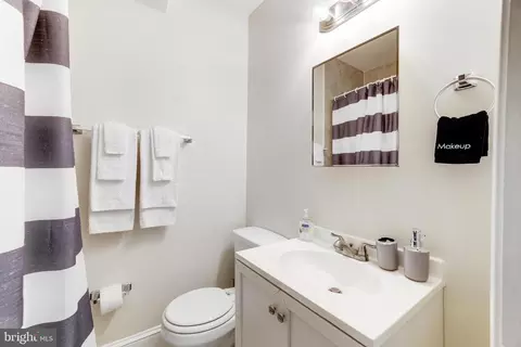 916 19th St NE, Washington, DC 20002 photo 16