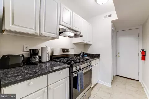 916 19th St NE, Washington, DC 20002 photo 24