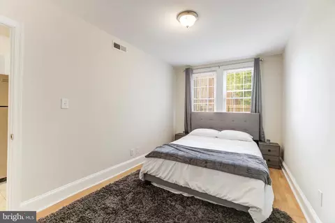 916 19th St NE, Washington, DC 20002 photo 28