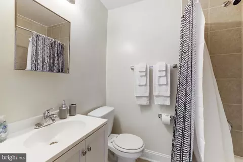 916 19th St NE, Washington, DC 20002 photo 43