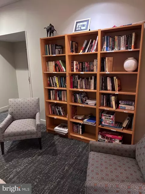 631 D St NW #931, Washington, DC 20004 photo 39