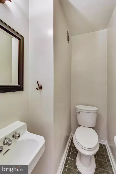 640 E Street SE, Washington, DC 20003 photo 9