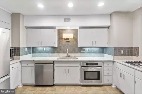 209 C St NE, Washington, DC 20002 photo 6