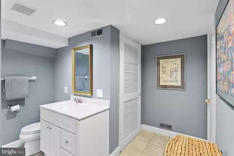 209 C St NE, Washington, DC 20002 photo 26