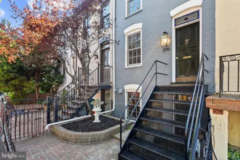 209 C St NE, Washington, DC 20002