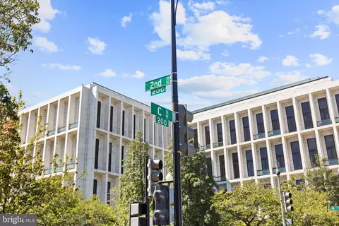 209 C St NE, Washington, DC 20002 photo 37