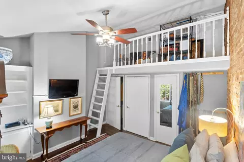 209 C St NE, Washington, DC 20002 photo 16