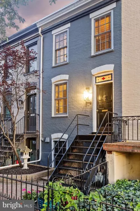 209 C St NE, Washington, DC 20002 photo 36