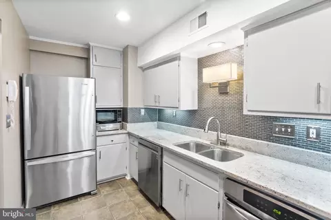 209 C St NE, Washington, DC 20002 photo 7
