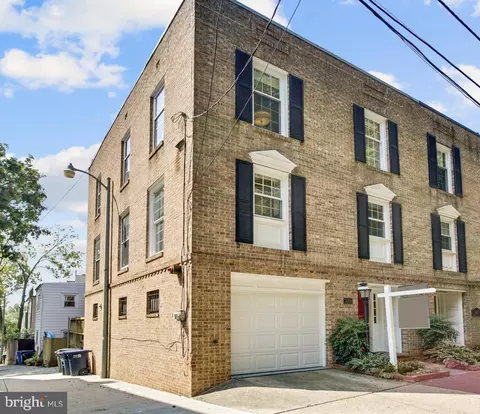 3508 Whitehaven Pkwy NW, Washington, DC 20007