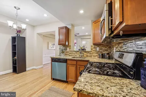 329 35th St NE, Washington, DC 20019 photo 7
