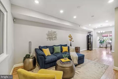 329 35th St NE, Washington, DC 20019 photo 3