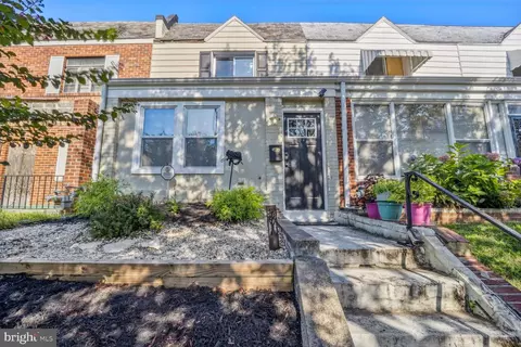 329 35th St NE, Washington, DC 20019