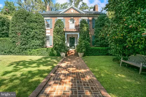 4435 Cathedral Ave NW, Washington, DC 20016
