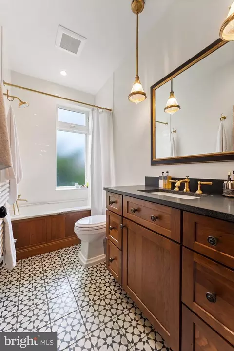 335 6th St SE, Washington, DC 20003 photo 35