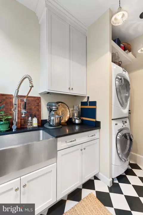 335 6th St SE, Washington, DC 20003 photo 18