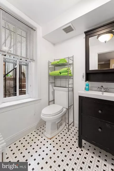 335 6th St SE, Washington, DC 20003 photo 48