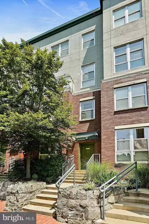 343 Cedar St NW #117, Washington, DC 20012