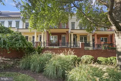 563 Regent Pl NE, Washington, DC 20017