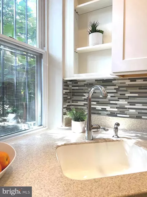 1327 Emerald St NE, Washington, DC 20002 photo 7